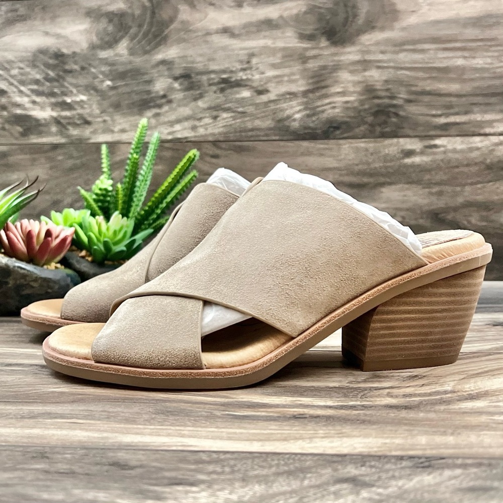 NIB Sofft Perrie Block Heel Slip On Sandal Light Grey Suede Leather 8M - Picture 4 of 12